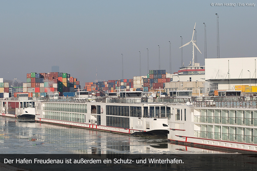 Hafen Wien: Eisbrecher im Einsatz