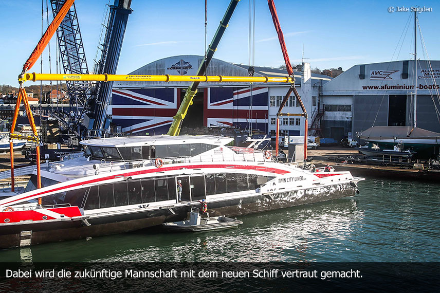 Neuer Twin City Liner erstmals zu Wasser gelassen