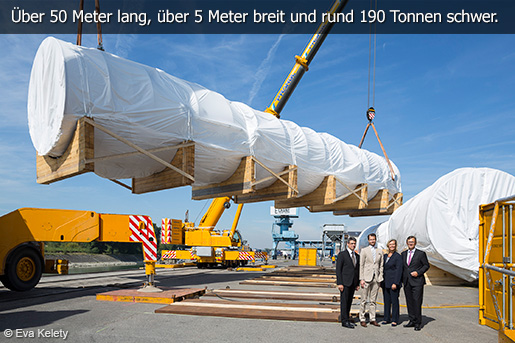 Spektakulärer Schwergutumschlag im Hafen Wien