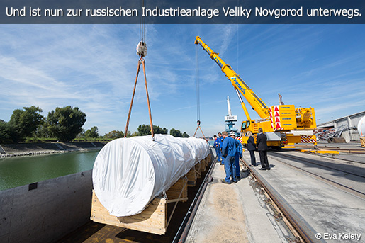 Spektakulärer Schwergutumschlag im Hafen Wien