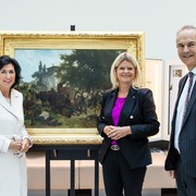 v.l.n.r.: Danielle Spera (Direktorin JMW), Bundesministerin Klaudia Tanner, Leigh Turner (britischer Botschafter) © Ouriel Morgensztern