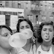Susan Meiselas, Carol, JoJo and Lisa hanging out on Mott Street. Little Italy, New York City, USA, 1976 © Susan Meiselas / Magnum Photos