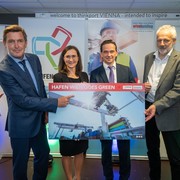 v.l.n.r. StR Peter Hanke, Hafen-GF Doris Pulker-Rohrhofer, Wien Holding-GF Kurt Gollowitzer, Österreichische Energieagentur-GF Franz Angerer © David Bohmann