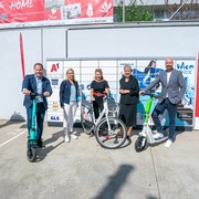 v.l.n.r. Bezirksvorsteher Daniel Resch, Wiener Lokalbahnen-Geschäftsführerin Monika Unterholzner, Wiener Linien-Geschäftsführerin Alexandra Reinagl, Wien Holding-Geschäftsführerin Sigrid Oblak, Viennabase-Geschäftsführer Thomas Lebinger © David Bohmann