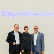 v.l.n.r. Peter Maier (Präsident FREUNDE des JMW), Barbara Staudinger (GF-JMW), Christoph Mai (Generalsekretär FREUNDE des JMW) © Ouriel Morgensztern