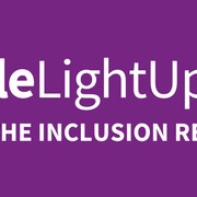 Twin City Liner zeigt Flagge beim Purple Light Up Day am 3. Dezember 2022
