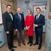 v.l.n.r. StR Peter Hanke, stv. Dir. Wienbibliothek Thomas Aigner, Dir. Wienbibliothek Anita Eichinger, Wien Holding-GF Kurt Gollowitzer © David Bohmann