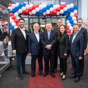 v.l.n.r. Enes Bakan, Ayhan Bakan, Michael Ludwig, Stephan Barasits, Aslihan Bozatemur, Gerald Bischof, Zekeriyya Bakan © David Bohmann