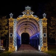 Überdimensionale Lichtinstallationen © Illumina Magischer Lichtergarten / Schlosspark Laxenburg